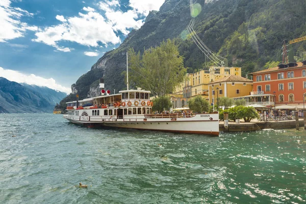 Lago Garda Itália Europa Agosto 2019 Uma Vista Navio Vapor — Fotografia de Stock