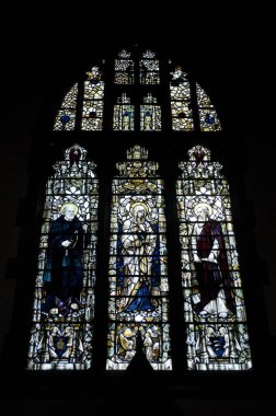 Crowland Abbey 'deki vitraylı pencerenin ayrıntıları Crowland, Crowland,