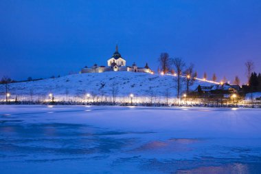 Aziz John Nepomuk Kilisesi kar altında, Zdar nad Sazavou, Çek Cumhuriyeti 20 Şubat 2018