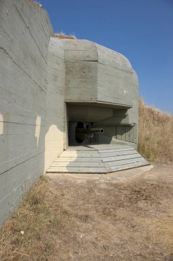 Fort Hommet 10.5 cm Sahil Savunma Silahları Sığınağı, Guernsey, İngiltere - Temmuz 2013