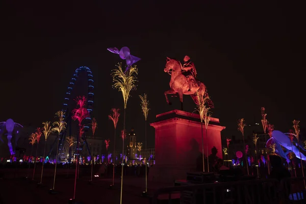 Lyon, Fransa, Avrupa, 6 Aralık 2019, Fetes des Lumieres, namı diğer ışık festivali ve Praire Ephemere tesisi