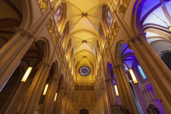 Лион Франция Европа Декабря 2019 Года Вид Интерьер Cathedrale Saint — стоковое фото