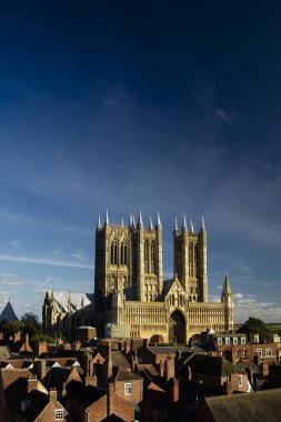 Lincoln Katedrali 'nin batı cephesi çatılar üzerinde, Lincoln, the United Kingdom - Eylül 2016