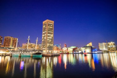 Şehir Baltimore Inner Harbor alan 