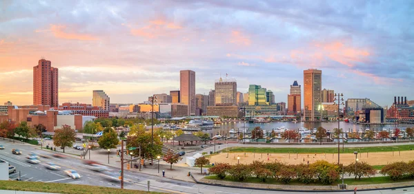Innenhafen in der Innenstadt von Baltimore — Stockfoto
