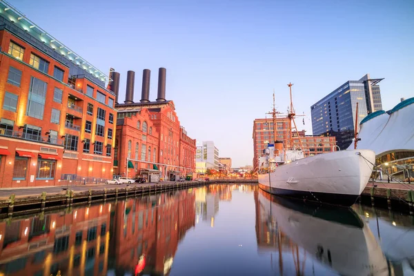 Inner Harbor gebied in het centrum van Baltimore — Stockfoto