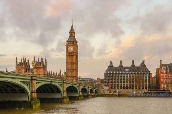 Big Ben en Huizen van het Parlement — Stockfoto