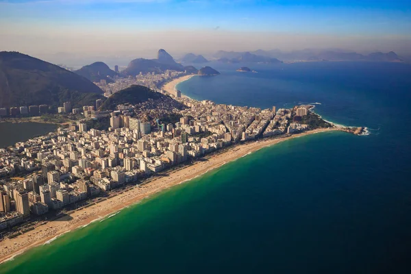 Stranden Copacabana och Ipanema stranden i Rio de Janeiro, Brasilien — Stockfoto