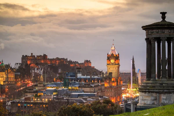 Eski şehir Edinburgh ve Edinburgh castle — Stok fotoğraf