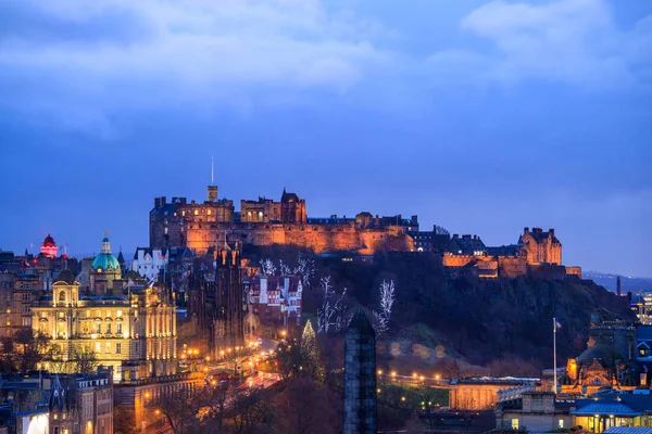 Altstadt edinburgh und edinburgh castle — Stockfoto