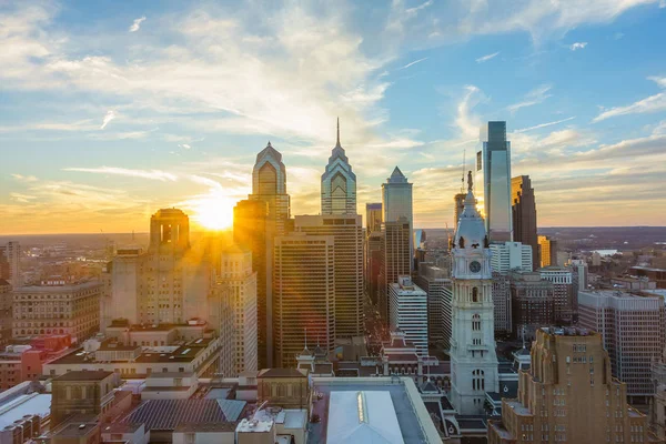 Skyline der Innenstadt von Philadelphia bei Sonnenuntergang — Stockfoto