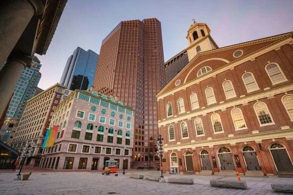 Faneuil Hall e o horizonte de Boston — Fotografia de Stock