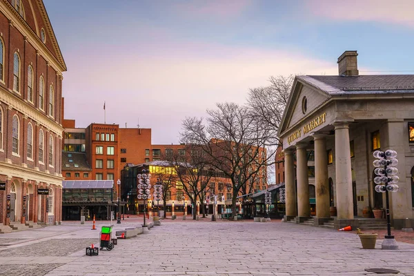 Faneuil Hall ve Boston manzarası — Stok fotoğraf