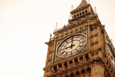 Big Ben'e ve Parlamento Londra evleri