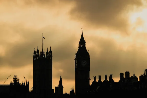 Big Ben e Casas do Parlamento em Londres — Fotografia de Stock