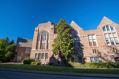 Seattle 'daki Washington Üniversitesi' ndeki eski binanın görüntüsü 