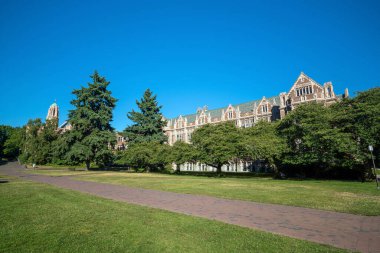 Seattle 'daki Washington Üniversitesi' ndeki eski binanın görüntüsü 