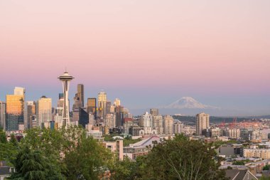 Seattle şehir merkezinin Washington, ABD 'deki ufuk çizgisi