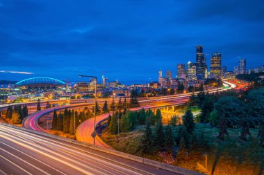 Seattle şehir merkezinin Washington, ABD 'deki ufuk çizgisi