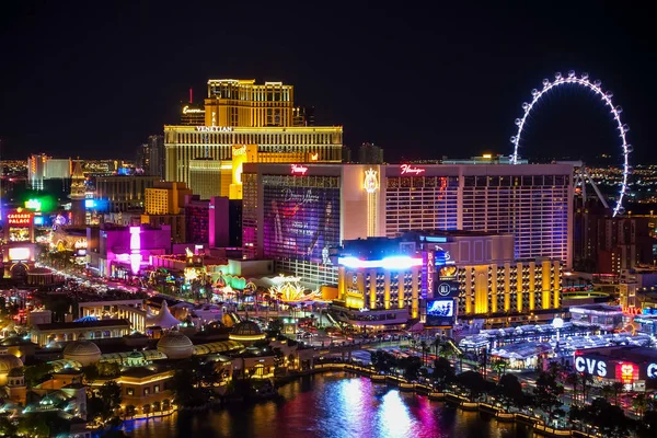 Las Vegas กรกฎาคม มมองของแถบในว กรกฎาคม 2016 ในลาสเวก แถบลาสเวก สเป นประมาณ — ภาพถ่ายสต็อก