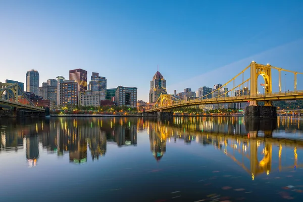 Panorama Centrum Pittsburgha Zmierzchu — Zdjęcie stockowe