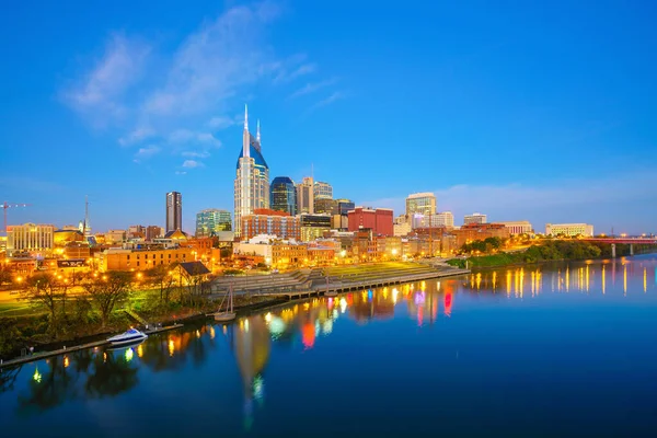 Nashville Tennessee Keskustan Horisonttiin Cumberland River Yhdysvalloissa — kuvapankkivalokuva