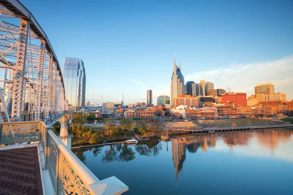 Nashville Tennessee Στο Κέντρο Του Ορίζοντα Cumberland River Στις Ηπα — Φωτογραφία Αρχείου
