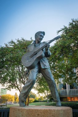 Memphis, Usa - 13 Kasım 2016 Elvis Presley Plaza, Memphis 'te Elvis Presley Heykeli  