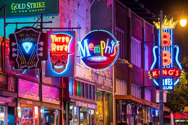 Memphis Usa Listopadu Neonové Znaky Slavných Bluesových Klubů Beale Street — Stock fotografie