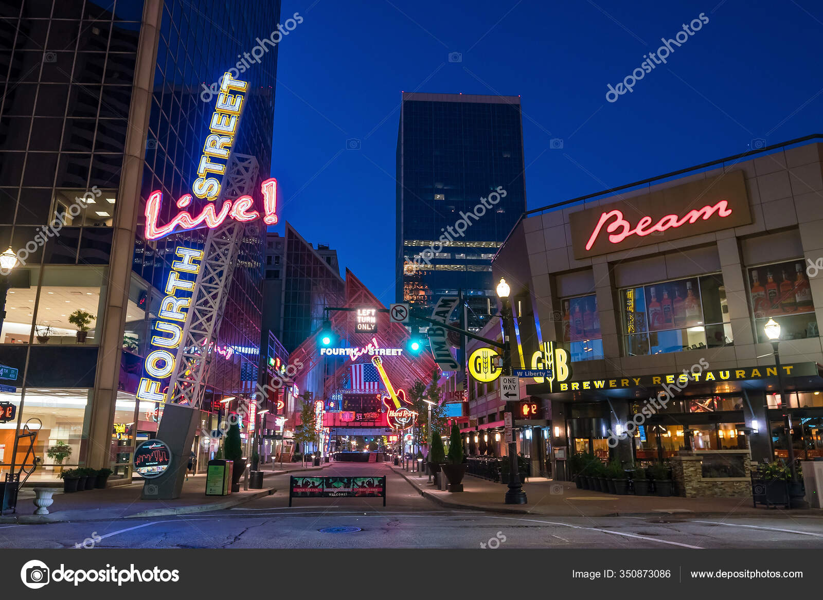 Louisville Kentucky Usa Nov 2016 Fourth Street Live Entertainment Retail –  Stock Editorial Photo © f11photo #350873086
