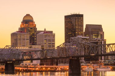 Kentucky 'de Louisville şehir merkezindeki Skyline manzarası.