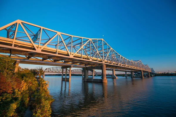 Залізний Вінтажний Міст Луїсвіллі Штат Кентуккі Уса — стокове фото