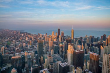günbatımı üzerinde at downtown Chicago havadan görünümü