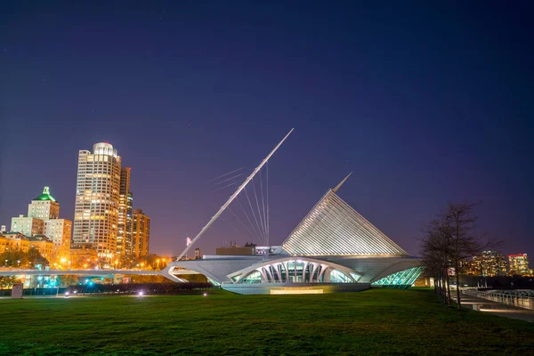 Skyline Milwaukee Crépuscule Avec Réflexion Ville Dans Lac Michigan Jetée — Photo