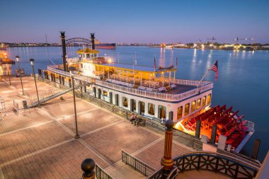 New Orleans kürek vapuru Mississippi nehrinde New Orleans, Lousiana