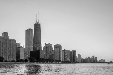 Chicago şehir manzarası gün batımında görünümünü