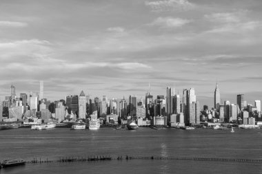 Alacakaranlıkta Abd'de New York City Manhattan şehir merkezi silueti