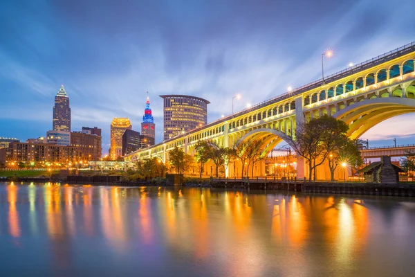 Zicht Het Centrum Cleveland Skyline Ohio Usa Bij Schemering — Stockfoto