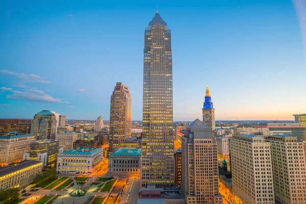 Vista Del Horizonte Del Centro Cleveland Ohio Crepúsculo —  Fotos de Stock