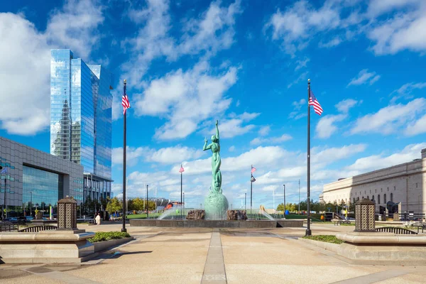 Cleveland Noviembre Estatua Del Skyline Fuente Vida Eterna Ohio Estados — Foto de Stock