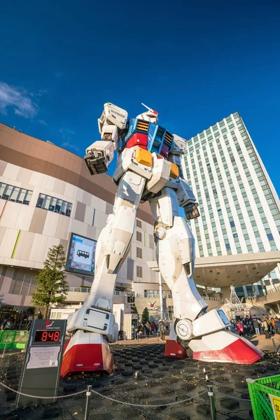 Tokyo Japan Grudzień Pełnowymiarowy Kombinezon Mobilny Gundam Przy Głównym Wejściu — Zdjęcie stockowe