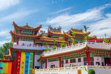 Kuala Lumpur, Malezya - 28 Ocak 2017 'de Çin Yeni Yılı boyunca birçok insan Kuala Lumpur' daki Thean Hou Tapınağı 'na gelip daha iyi bir yıl için dua etti.