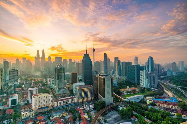 Kuala Lumpur Şehir Merkezi Malezya Alacakaranlıkta Ufuk Çizgisi — Stok fotoğraf