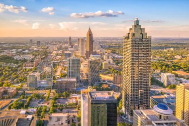 Atlanta şehrinin Skyline 'ı Georgia, ABD' de gün batımında