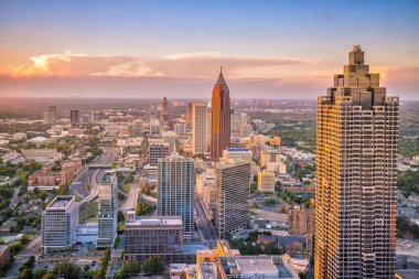 Atlanta şehrinin Skyline 'ı Georgia, ABD' de gün batımında