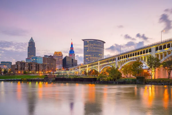 Kilátás Cleveland Belvárosára Ohio Usa Ban Alkonyatkor — Stock Fotó