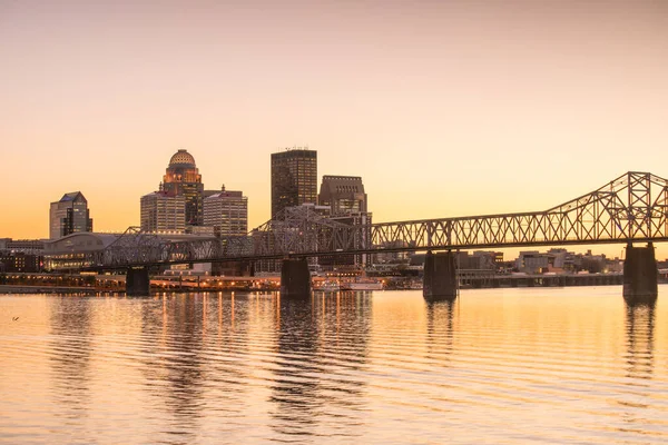 Kentucky Louisville Şehir Merkezindeki Skyline Manzarası — Stok fotoğraf