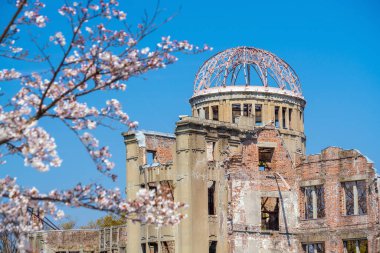 Japonya Hiroşima 'daki atom bombası kubbesinin görüntüsü. UNESCO Dünya Mirası Alanı
