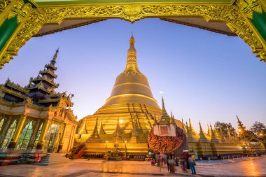 Shwe Maw Daw Pagoda (Shwemawdaw Pagoda), Myanmar veya Burma.