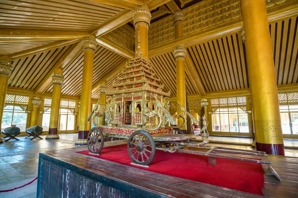 Palacio Oro Kambawzathardi Bago Myanmar — Foto de Stock